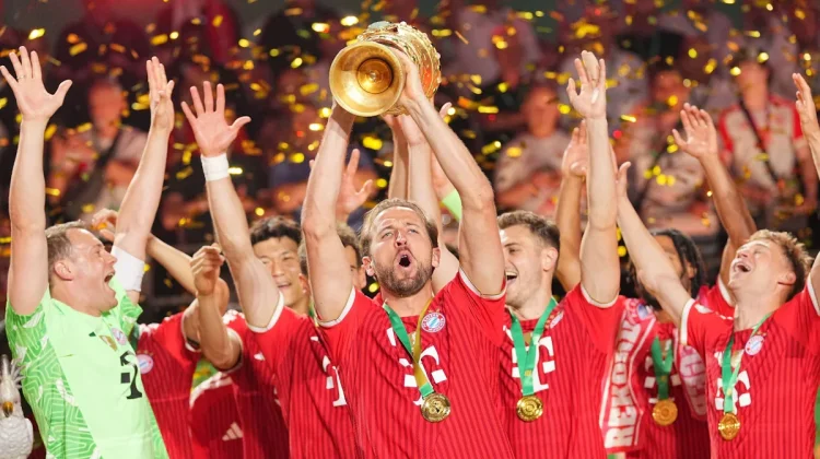Hat-trick Harry Kane Antar Bayern Jadi Juara DFB Pokal