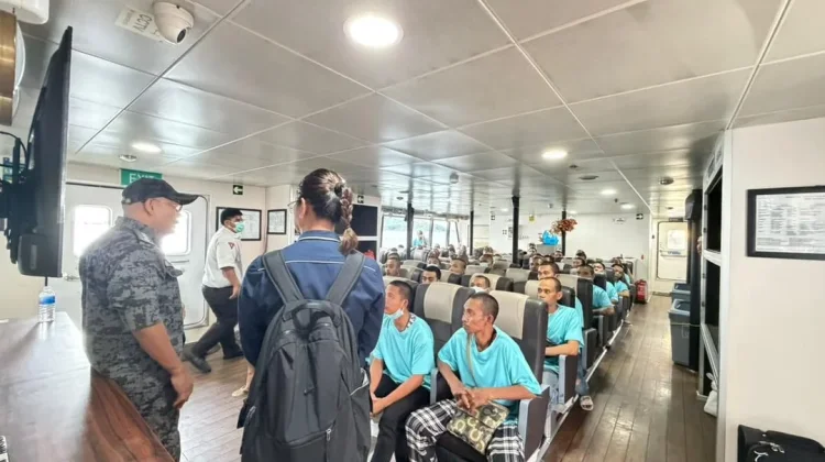 KJRI Johor Bahru Kembali Pulangkan 190 PMI dan WNI Deportan