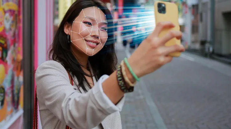 Komdigi Pastikan Data Pemindaian Wajah untuk SIM Baru Disimpan di Kemendagri