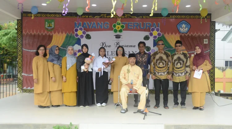 Dua Siswi SD di Batam Raih Nilai Sempurna TKA Bahasa Indonesia