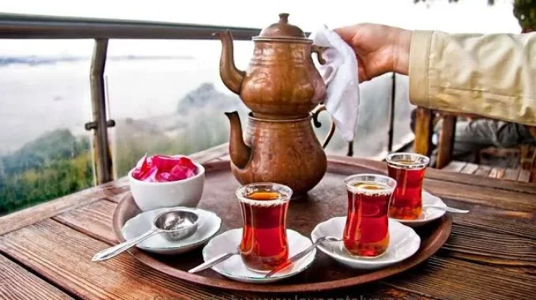 Mengenal Teh Turki yang Disajikan Dengan çaydanlık