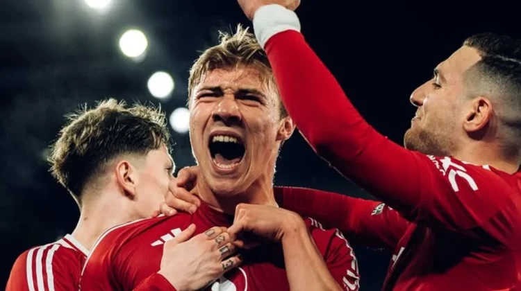 Rasmus Højlund Resmi Bergabung Permanen dengan Napoli