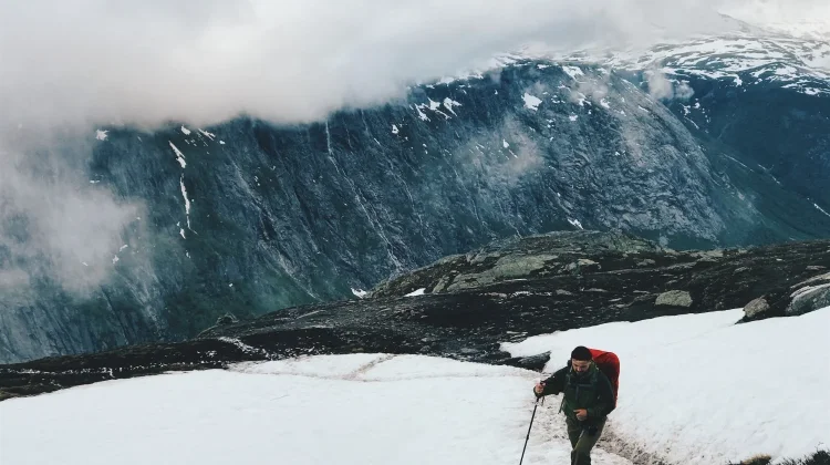 Hilang di Everest Selama 6 Hari, Pemandu Gunung Nepal Ditemukan Selamat