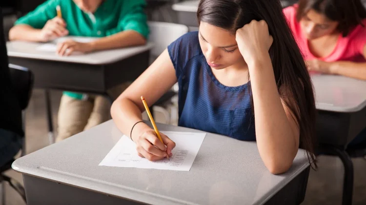 China Perketat Pengawasan Gaokao 2026, Kacamata Pintar Dilarang di Ruang Ujian
