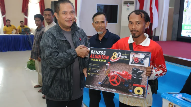 Polda Kepri Gelar Nobar Piala Dunia 2026, Salurkan Bansos dan Alsintan untuk Petani
