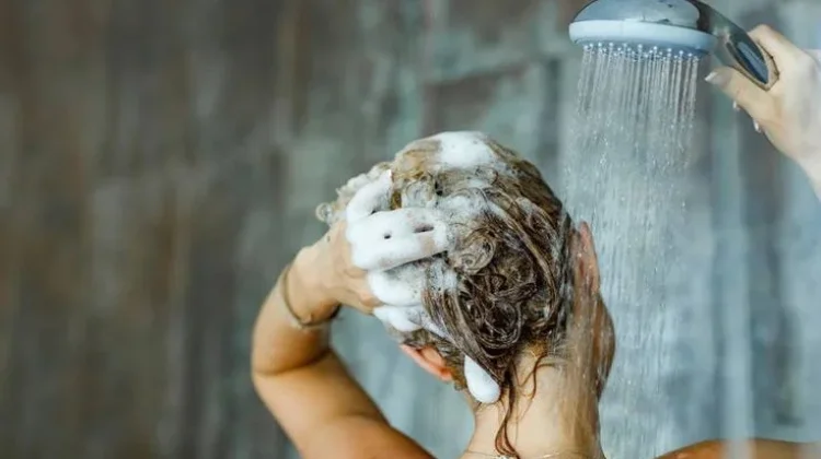 Sering Tak Disadari, Ini Kesalahan Keramas yang Bisa Merusak Rambut