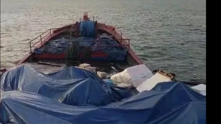 KAL Mapor Sigap Evakuasi Korban Tenggelamnya Kapal Batam