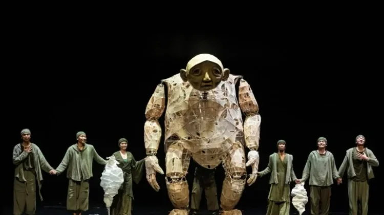 Papermoon Puppet Theater Harumkan Indonesia di Jerman