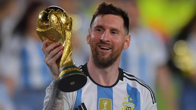 Lionel Messi Sang Penguasa Lapangan Hijau