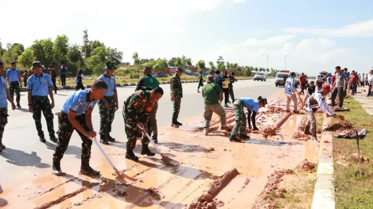 Lanud Hang Nadim Perkuat Sinergi Gotong Royong Bersama Warga Kota Batam