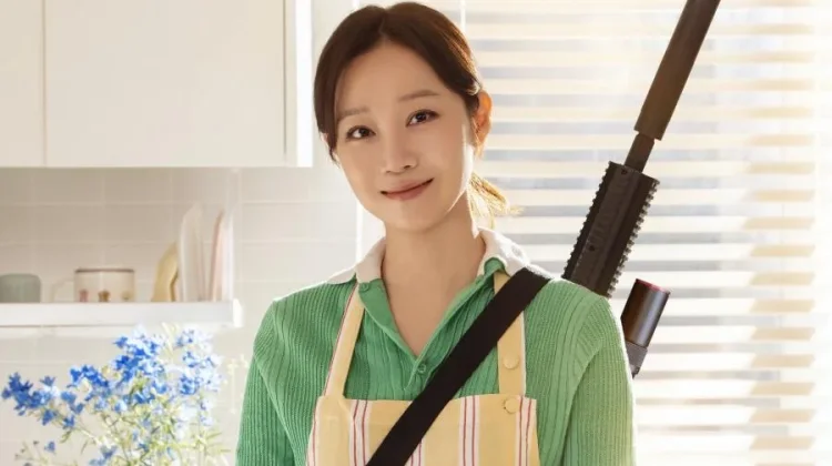 Kong Hyo Jin Jadi Ibu Rumah Tangga Sekaligus Penembak Jitu Mematikan