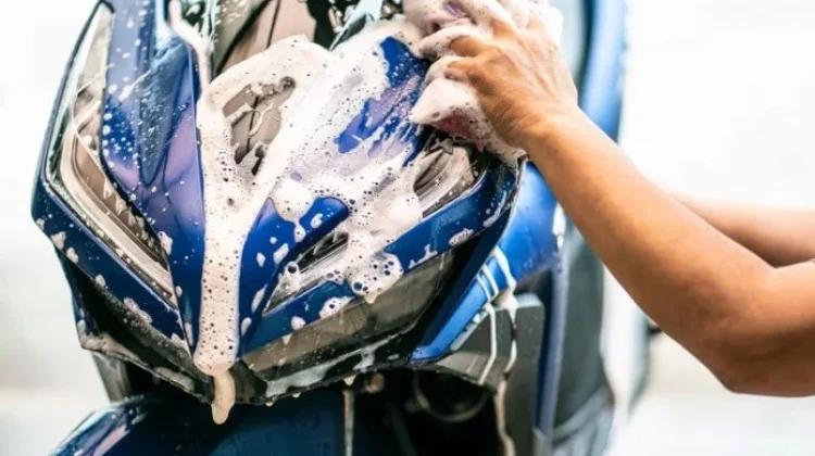 Cara Menjaga Kebersihan Bodi Motor agar Selalu Mengilap