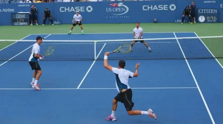 Strategi Bermain Ganda dalam Tenis Lapangan