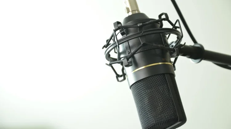 Mengenal Siniar, Media Audio Digital yang Semakin Populer