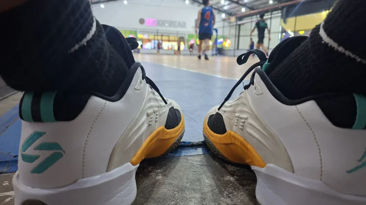 Model Sepatu Sesuai Postur dan Gaya Permainan Bola Basket