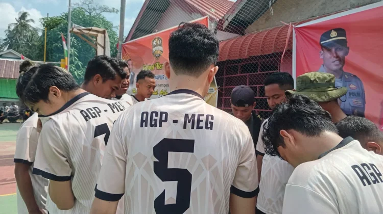 Pererat Bersama Warga, Karyawan PT Makmur Elok Graha Berpartisipasi Turnamen Voli