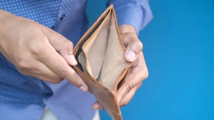 Tekanan Ekonomi Ubah Prioritas Belanja Rumah Tangga