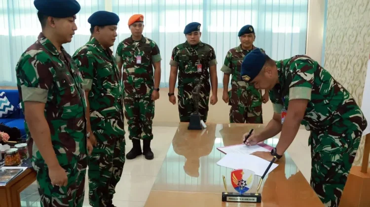 Komandan Lanud Hang Nadim Pimpin Sertijab Kaintel Perkuat Soliditas Satuan
