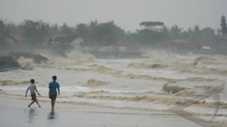 [Hoaks] Tsunami Setinggi 10 Meter Terjang Gunungkidul