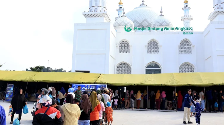 Lanud Hang Nadim Gelar Bazar Murah dan Cek Kesehatan Gratis