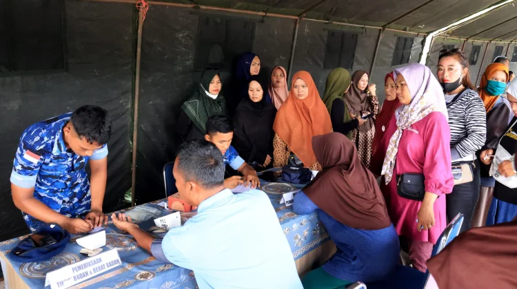 Lanud Hang Nadim Gelar Bazar Murah dan Cek Kesehatan Gratis