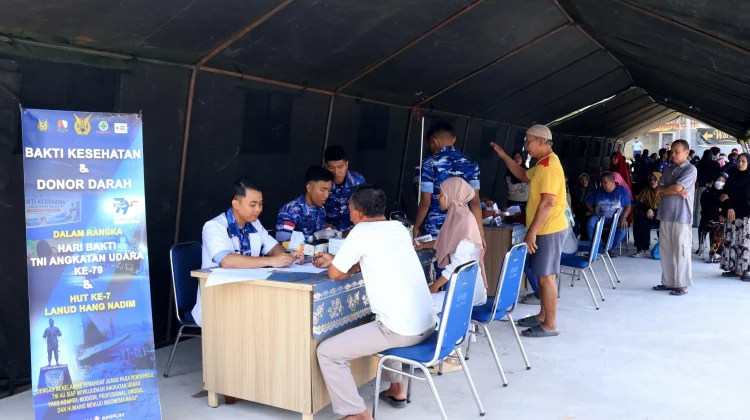 Lanud Hang Nadim Gelar Bazar Murah dan Cek Kesehatan Gratis