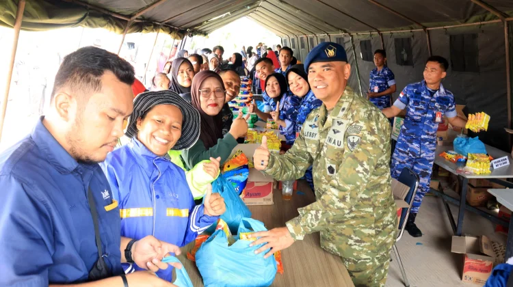 Lanud Hang Nadim Gelar Bazar Murah dan Cek Kesehatan Gratis