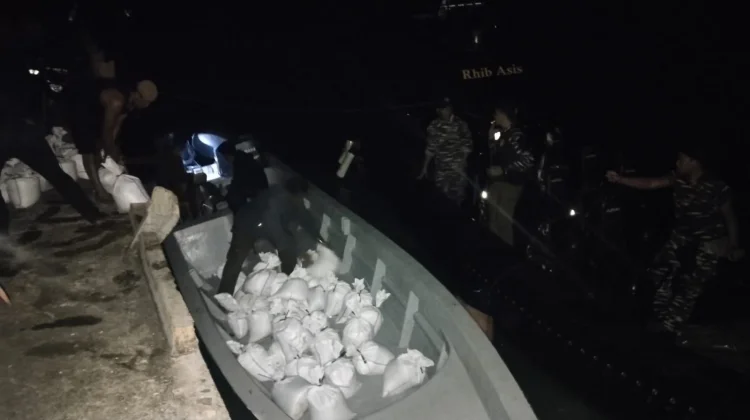 TNI AL Gagalkan Penyelundupan 1,9 Ton Pasir Timah ke Malaysia