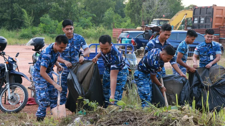 Hari Bakti TNI AU ke-79, Lanud Hang Nadim Ajak Warga Peduli Lingkungan