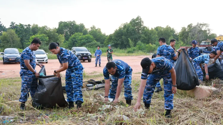 Hari Bakti TNI AU ke-79, Lanud Hang Nadim Ajak Warga Peduli Lingkungan