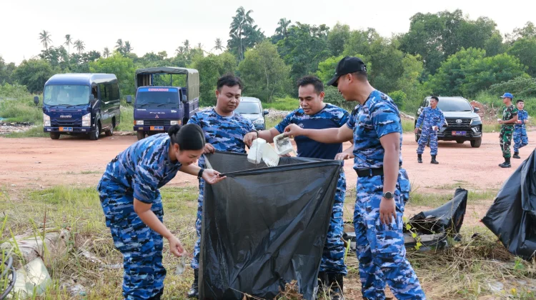 Hari Bakti TNI AU ke-79, Lanud Hang Nadim Ajak Warga Peduli Lingkungan