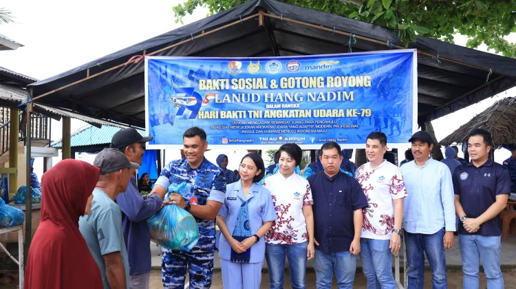 Bakti Sosial Lanud Hang Nadim Pererat Kepedulian di Hari Bakti TNI AU