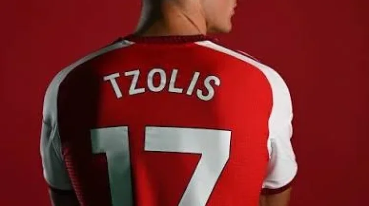 Arsenal Datangkan Tzolis Sebagai Pengganti Trossard
