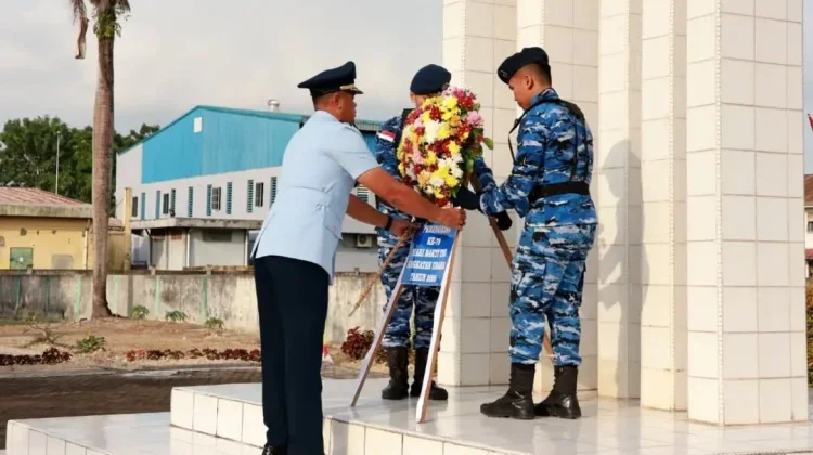 Lanud Hang Nadim Gelar Ziarah Hari Bakti TNI AU Ke-79 Penuh Khidmat