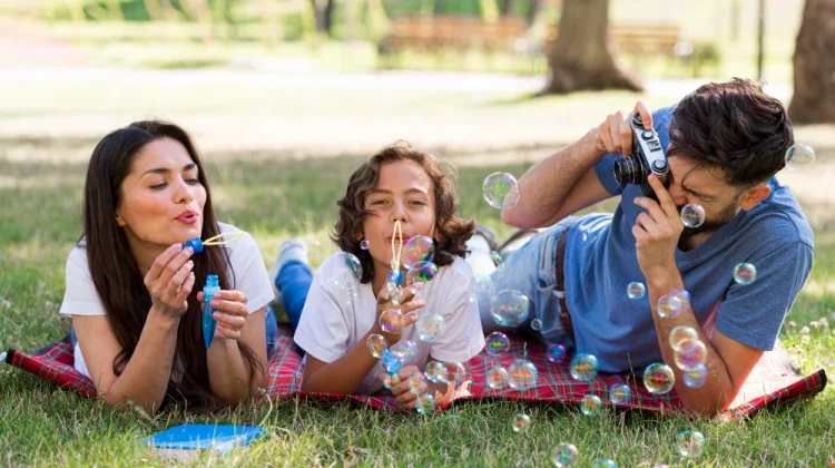 Refreshing Bersama Keluarga Membangun Kehangatan Hubungan