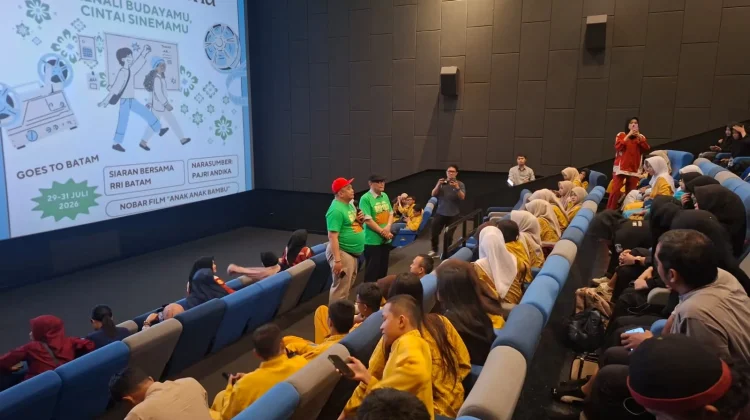 Kemenbud Hadirkan Nonton Bareng Film Anak-anak Bambu Bersama Pelajar Kota Batam