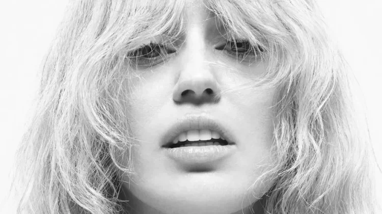 Miley Cyrus Rampungkan Album Studio Ke-10