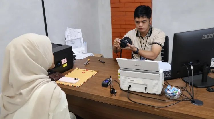 Imigrasi Batam Layani 72 Permohonan Paspor Simpatik Akhir Pekan