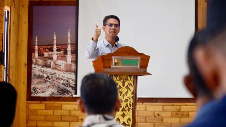 Bupati Karimun Tegaskan RT/RW Garda Terdepan Jaga Kondusivitas