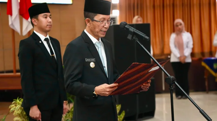 Ratusan Kepsek di Ganti, Wako Batam Amsakar Ingatkan Jangan Ada Pungli di Sekolah