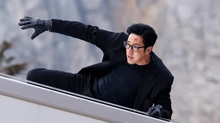 So Ji Sub Puncaki Reputasi Bintang Bersinar Korea Edisi Juli 2026
