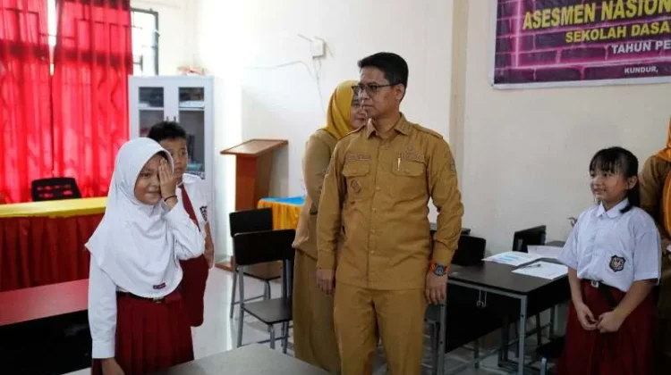 Bupati Iskandarsyah Pastikan Kesehatan Anak di Sekolah