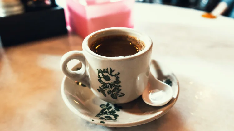 Kopi dan Kedai Legendaris yang Jadi Ruang Berkumpul di Batam