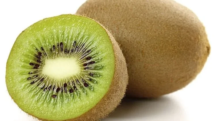 Makan Kiwi sebelum Tidur, Benarkah Bisa Membantu Tidur Lebih Nyenyak?