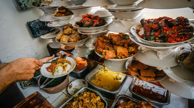 Nasi Padang, Warisan Rasa dari Minangkabau