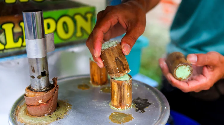 Kue Putu, Jajanan Tadisional yang Penuh Kenangan