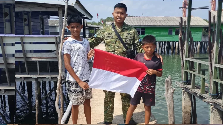 TNI AL dan Warga Pulau Amat Belanda Semarakkan HUT ke-81 RI