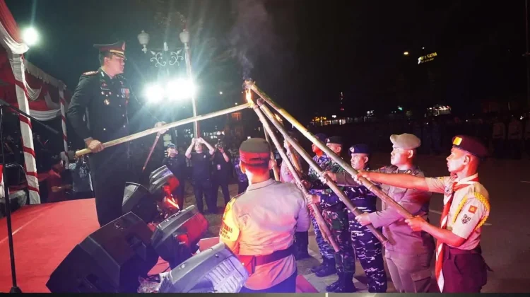Pawai Obor di Batam Kobarkan Semangat Perjuangan jelang HUT RI ke-81