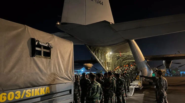 C-130J Super Hercules TNI AU Bawa 13,5 Ton Bantuan ke NTT