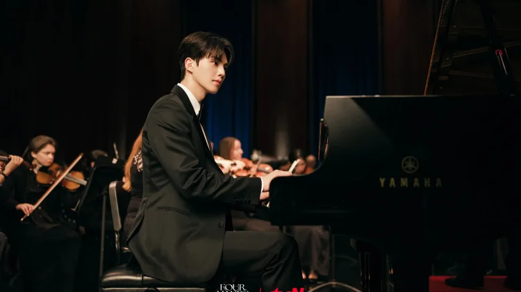 Song Kang dan Lee Jun Young Tampilkan Gaya Piano Berbeda di Drama